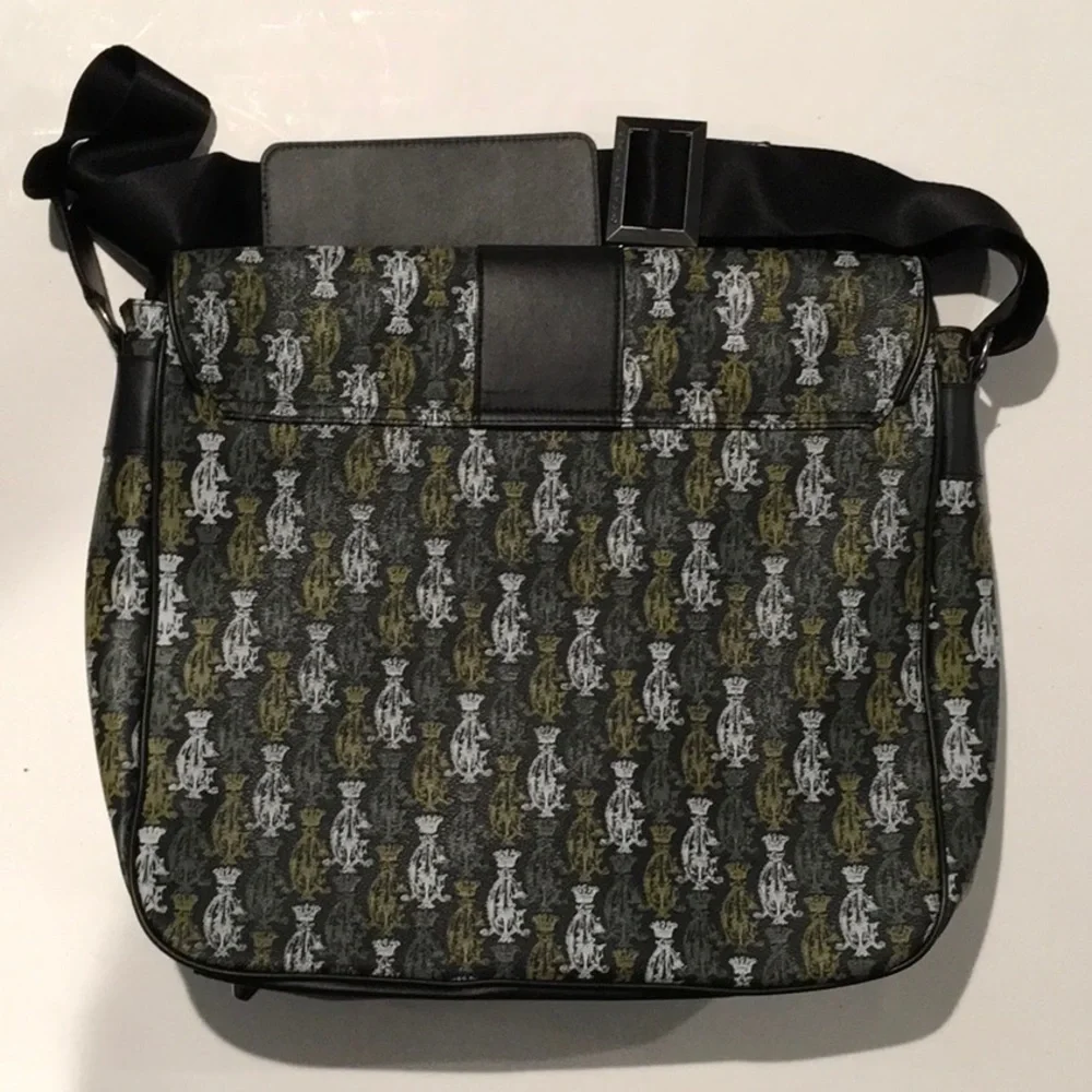 Christian Audigier Messenger Bag Black & print New w/o tag. Long shoulder strap - Picture 2 of 5